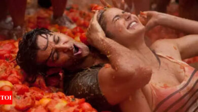 Did you know that 16 tons of tomatoes were flown for the Tomatina festival in 'Zindagi Na Milegi Dobara'? | Hindi Movie News