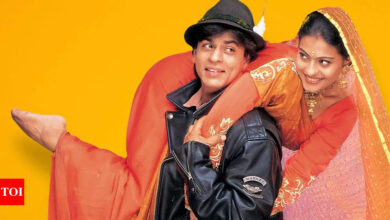 Kajol recalls how Shah Rukh Khan carried her on his shoulder for 'Dilwale Dulhania Le Jayenge' photoshoot: 'He didn't make me feel heavy' | Hindi Movie News