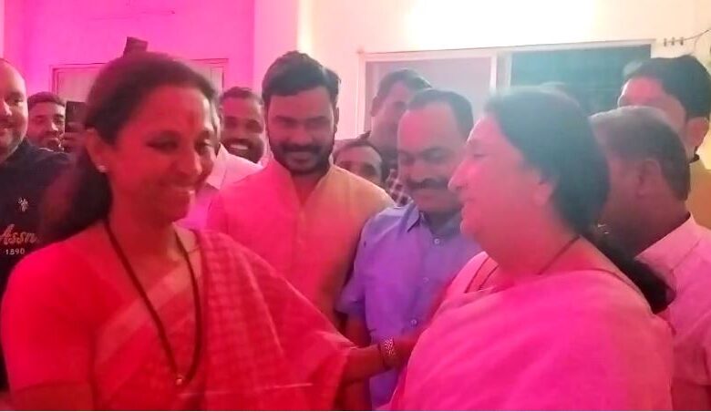 Supriya Sule, Ajit Pawar's Wife Sunetra Pawar Meet At Maharashtra's Baramati Temple