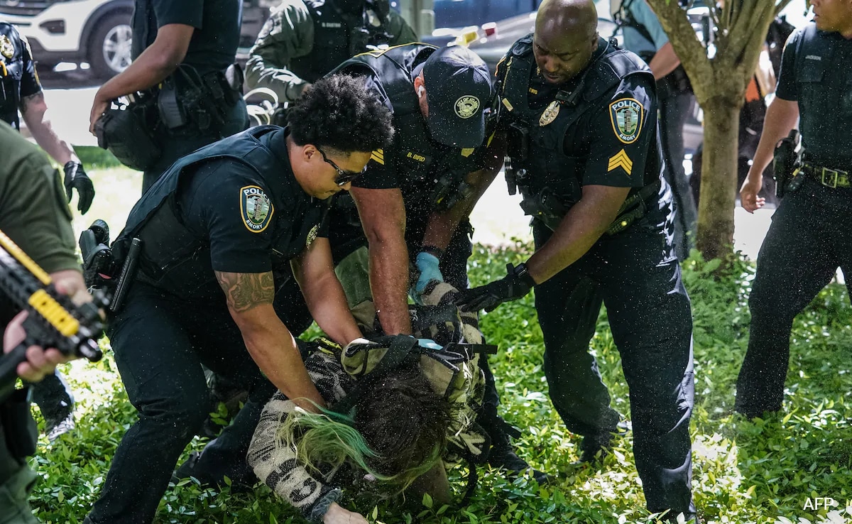 Stun Guns, Tear Gas As Cops Storm US University To Halt Anti-Israel Protest