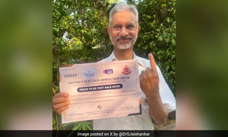Foreign Minister S Jaishankar Gets A Certificate For Voting. Here's Why