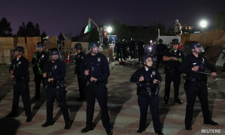 In Pre-Dawn Action, Hundreds Of Cops Enter UCLA Amid Huge Students' Protest