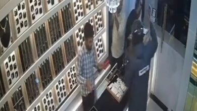 3 Armed Men Loot Jewellery Worth Rs 11 Lakh From Maharashtra Shop