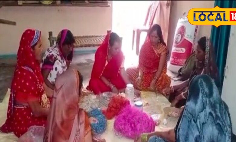 Amazing work of women making colorful rakhis from banana stalks linseed and okra for Rakshabandhan – News18 हिंदी