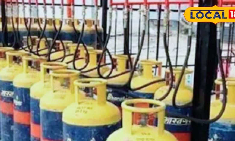 Commercial gas cylinder becomes costlier by Rs 12