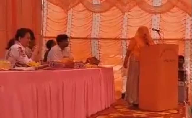 Viral: Woman Sarpanch's Speech In Fluent English Before Bureaucrat Tina Dabi