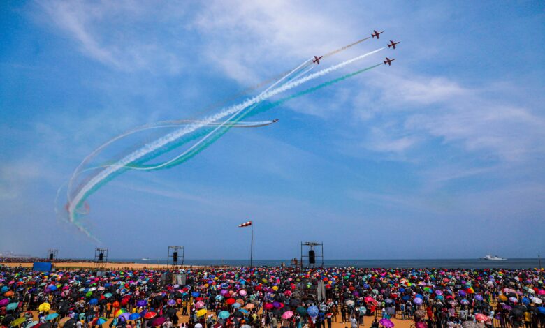 3 Spectators At Air Force