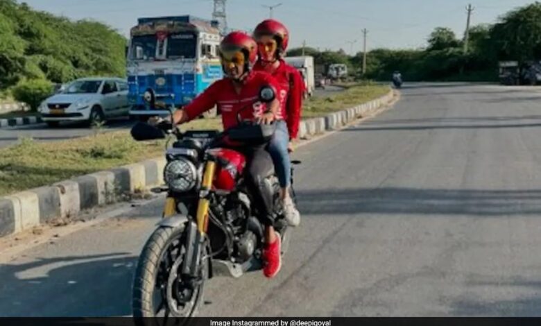 Zomato CEO Deepinder Goyal, Wife Turn Delivery Agents For A Day