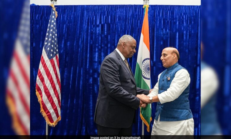 Rajnath Singh Meets US Secretary Of Defence On Sidelines Of 11th ASEAN Meet