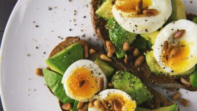 सुबह के नाश्ते के लिए सुपरफूड है Avocado toast, 5 मिनट में ऐसे करें तैयार