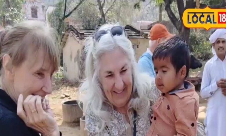 राजस्थान के इस गांव में अचानक पहुंचे कनाडाई पर्यटक, गांव की संस्कृति को नजदीक से देख खिल उठा चेहरा