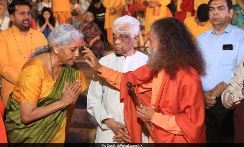 Nirmala Sitharaman, Other BJP Leaders Take Holy Dip At Sangam