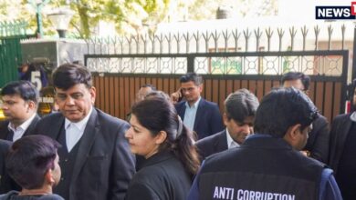 delhi chunav result what acb team doing at arvind kejriwal house : केजरीवाल के घर में क्‍या कर रही थी ACB? आप के वकील ने बताया, कहा-फोन पर कुछ...उधर-द‍िल्‍ली के पूर्व सीएम का मैसेज