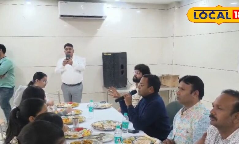 Kota city district collector interacted with students at Kota Education City and then had dinner with them