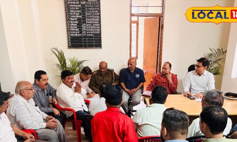 होली और जुमे की नवाज को लेकर प्रशासन अलर्ट, डीजे पर लगा प्रतिबंध, व्यापरियों ने खेली फूल की होली