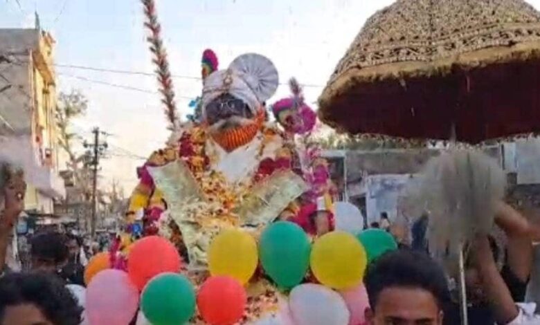 हाथी, घोड़े और ऊंटों के लवाजमे के साथ निकाली 'पंच' की अंतिम यात्रा, 3 राज्यों के लोग हुए शामिल, हैरान रह गए सब