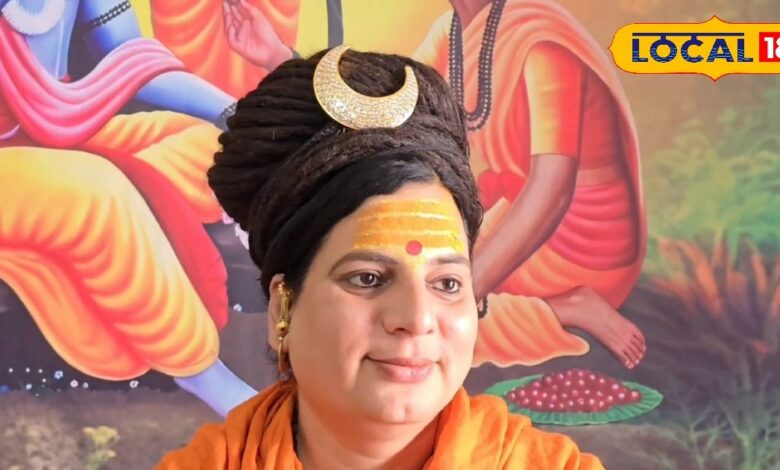 हाथ मे तलवार थामे भारत यात्रा पर निकली यह संत, महिलाओं को आत्मनिर्भर बनाने के लिए सिखाती है तलवारबाजी