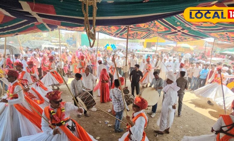 On Sheetla Saptami dance of more than 50 groups unique traditions of fair