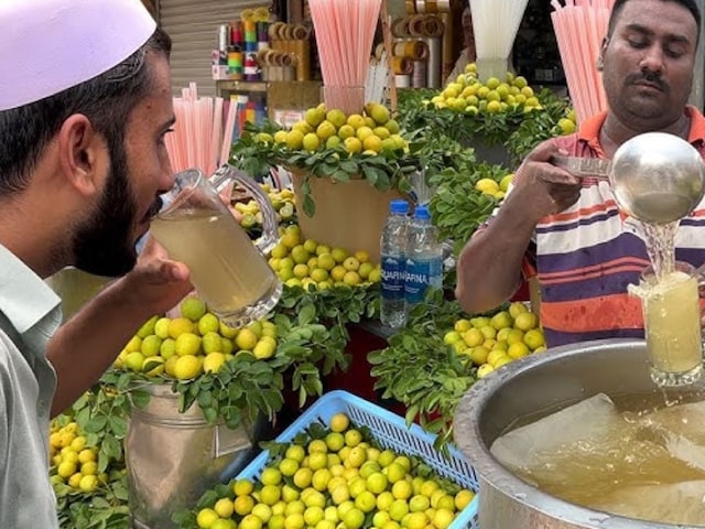 नींबू के दाम में लग गई आग, कैसे पिएंगे शिकंजी? कीमत सुनते ही छूट जाएंगे पसीने