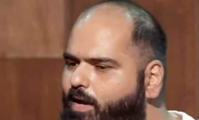 कुणाल कामरा की बढ़ी मुश्किलें,स्टैंडअप कॉमेडियन के खिलाफ ठाणे में केस दर्ज, 2 समन भेज चुकी है पुलिस