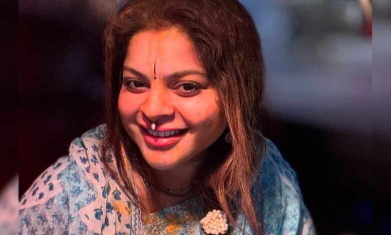 वृंदावन में होली खेलने पहुंचीं एक्ट्रेस, ऐसा हुआ चमत्कार कि हो गईं भावुक – News18 हिंदी