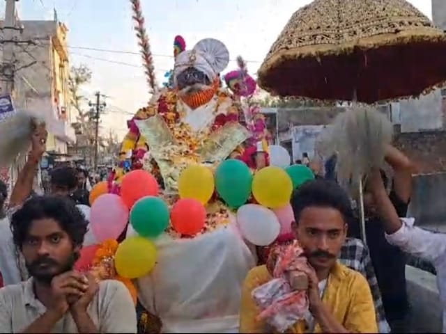 हाथी, घोड़े और ऊंटों के लवाजमे के साथ निकाली 'पंच' की अंतिम यात्रा, जानें वजह