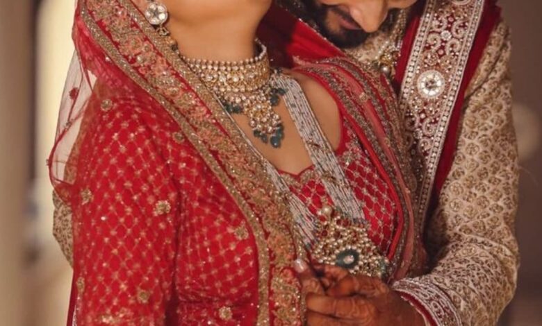 शादी के बीच किचन में घुसे दूल्हा-दुल्हन, नहीं हुआ जरा सा सब्र, देख मेहमान हुए पानी-पानी