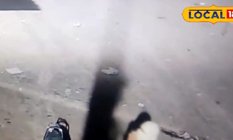 चोर इतने अच्छे भी होते हैं क्या...चोरी की हुई बाइक खुद ही ले आया वापस...मांगने लगा भगवान से माफी