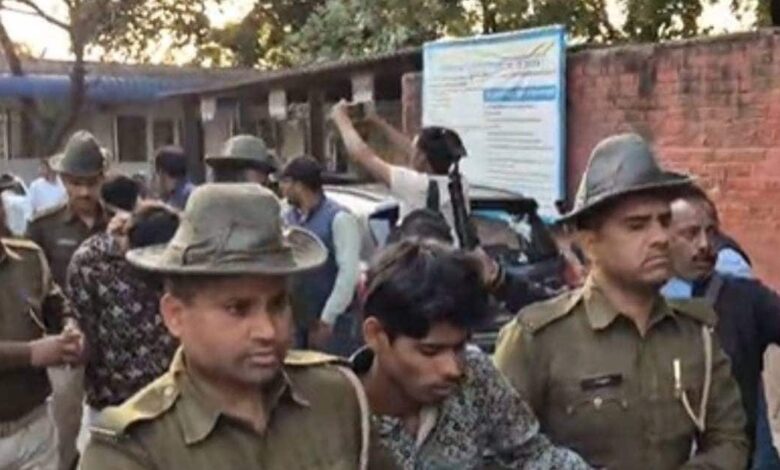 Bijaynagar blackmail and rape case : रेपिस्ट लड़कियों को अपनी पंसद के कपड़े पहनाते थे, फिर उन्हें कैफे में ले जाते, चार्जशीट में हुआ बड़ा खुलासा