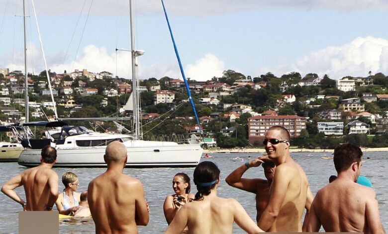 Australia Naked Beach News: सिडनी हार्बर में Yacht Party का वायरल वीडियो, मचा बवाल!