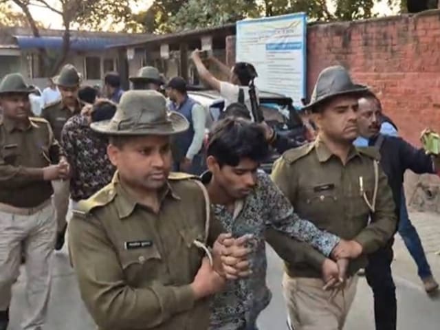 बिजयनगर ब्लैकमेल कांड: दरिंदे लड़कियों को अपनी पंसद के कपड़े पहनाते थे, फिर...