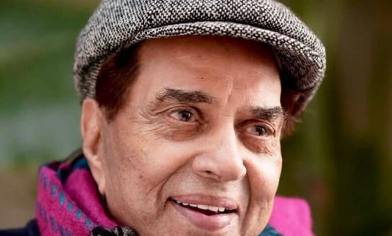 Dharmendra shares physiotherapy video reveals fitness secret | धर्मेंद्र ने वीडियो शेयर करके फैंस को सेहत के बारे में बताया