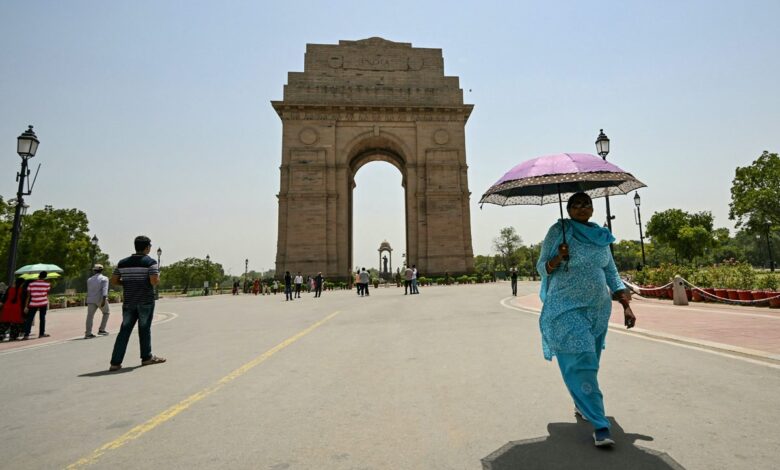 Heat Wave Grips Delhi As City Sizzles At 40.2 Degrees, Season's Highest
