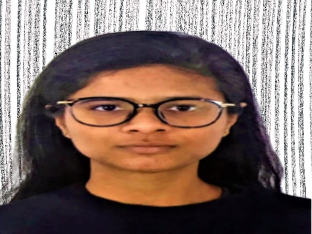 डॉक्टरों से भरा परिवार, बेटी ने NEET में टॉप कर परंपरा को निभाया
