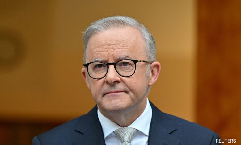 PM Albanese's Party Holds Slim Lead As Voting Begins