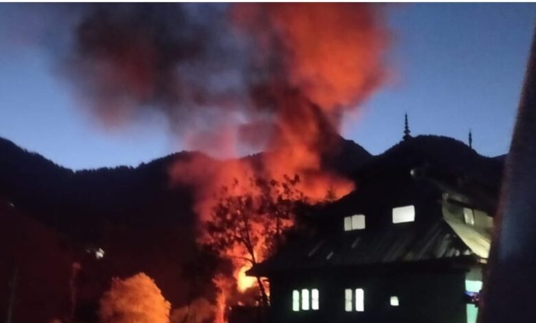 Pahalgam Terror Attack: PoK में मौजूद लश्कर आतंकवादी फारूक अहमद, इधर कुपवाड़ा में उसका घर हो गया धुआं-धुआं