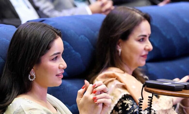 Sara Tendulkar बनीं क्रिकेट टीम की मालकिन, IPL के बीच सचिन की लाडली का बड़ा दांव