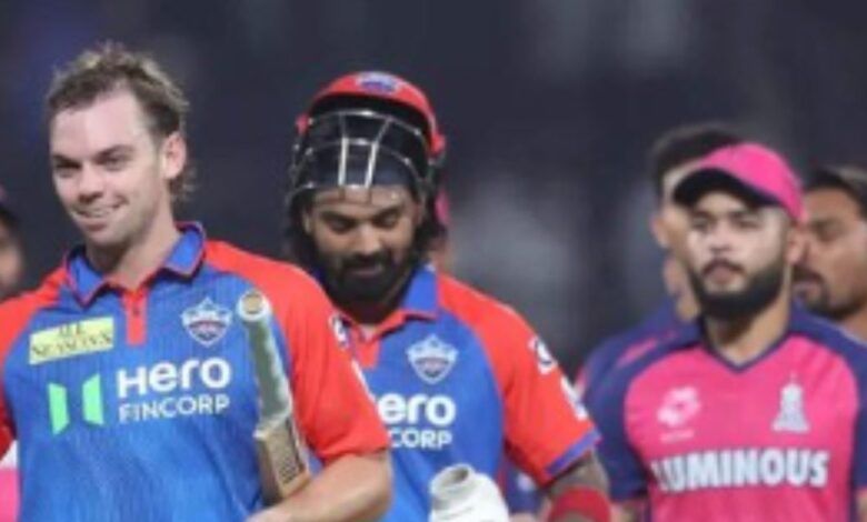 what is super over in IPL। सुपर ओवर में दो ओवर का मैच होता है. यह नियम उस समय लागू होता है जब दोनों टीमों का स्कोर बराबरी पर होता है.अगर सुपर ओवर भी टाई हुआ तो यह तब तक होता रहेगा जब तक नतीजा न निकल जाए.