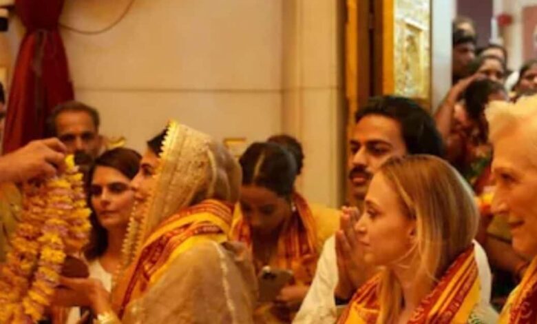 एलन मस्क की मां के साथ दिखीं जैकलीन फर्नाडिश, दोनों ने सिद्धिविनायक मंदिर में किए दर्शन, इंटरनेट पर वायरल हुई तस्वीर