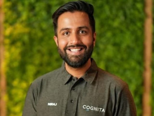 UAE से आया था बेटा, बीवी संग गया कश्मीर, आतंकियों ने मजहब पूछ छलनी किया सीना UAE से आया था बेटा, बीवी संग गया कश्मीर, आतंकियों ने मजहब पूछ छलनी किया सीना