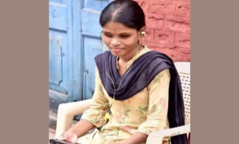 रेलवे स्टेशन के डस्टबिन से निकली, मेहनत के दम पर आसमान में लिखा अपना नाम, अब कलेक्टर संग बैठ लिखेगी ऑर्डर - success story visually challenged baby girl dumped railway station dustbin passed maharashtra public service commission mpsc exam