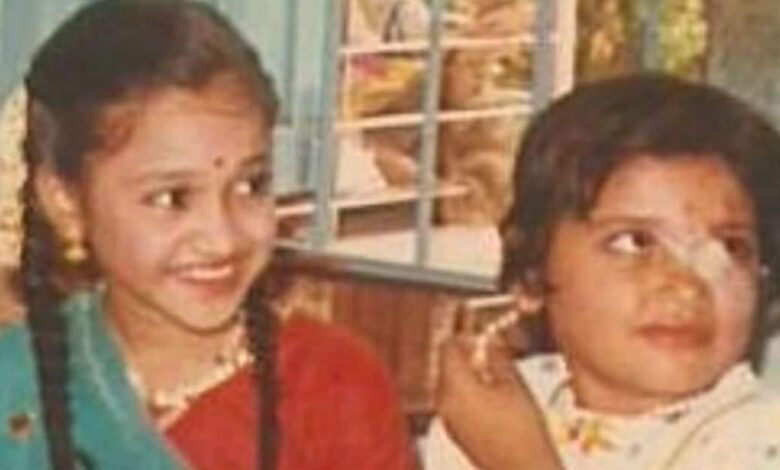 सहेली के साथ नजर आ रही ये बच्ची, फिल्मों में कर चुकी है काम, नाम होते ही हुई इंडस्ट्री से दूर, पहचाना क्या?