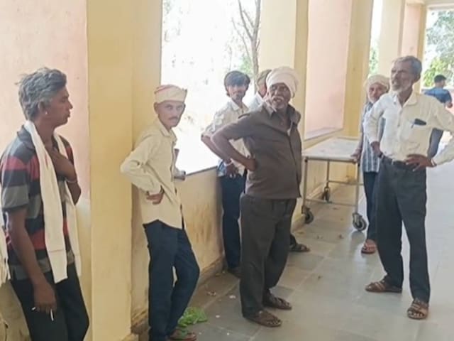 हत्या या आत्महत्या! एक दिन पहले मुंबई से घर आया युवक, आज पेड़ पर लटका मिला शव