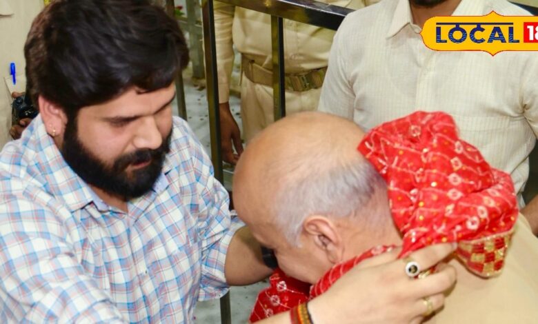 हारे का सहारा! दिल्ली के पूर्व उपमुख्यमंत्री सिसोदिया पहुंचे बाबा के दरबार
