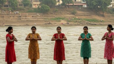 10 benefits of surya namaskar daily with sunrise in hindi | सूर्य नमस्कार के 10 लाभ: शारीरिक, मानसिक और आध्यात्मिक फायदे.