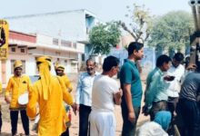 Jhunjhunu News : गर्मियों में 8 दिन से खराब पड़ा था बोरवैल, कर्मचारी ठीक करने पहुंचे तो खुश हो गए लोग, जमकर बजाए ढोल नगाड़े