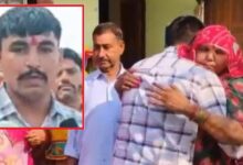 मां ने फौजी बेटे को माला पहनाकर किया सरहद पर रवाना, कहा- 'जंग जीतकर आना बेटा, खाक में मिला देना पाकिस्तान को'