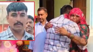 मां ने फौजी बेटे को माला पहनाकर किया सरहद पर रवाना, कहा- 'जंग जीतकर आना बेटा, खाक में मिला देना पाकिस्तान को'