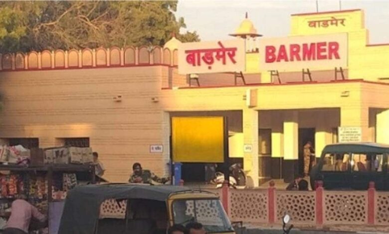 India Pakistan Border Ground Report : राजस्थान में भारत पाक बॉर्डर पर हालात सामान्य, बाड़मेर में सेना ने पाकिस्तानी ड्रोन मार गिराया, पढ़ें ताजा अपडेट