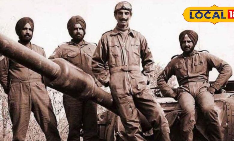A T-55 tank kept in front of this soldier house know reason